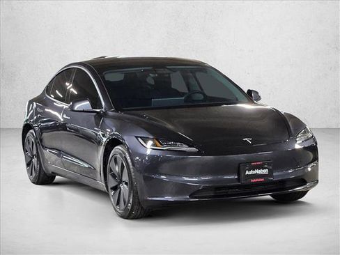 Used 2025 Tesla Model 3 Long Range image 3