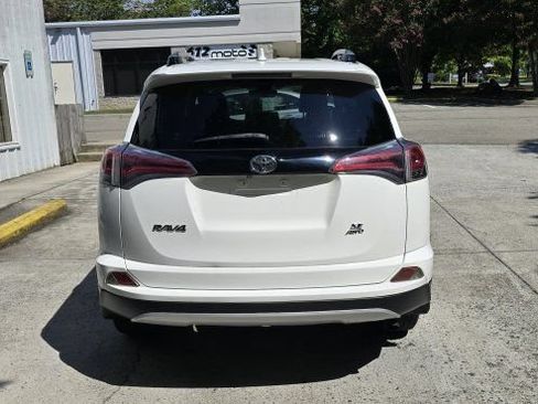 Used 2017 Toyota RAV4 SE w/ Power Extra Value Package AWD/4WD image 4