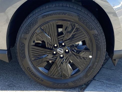 Certified 2025 Nissan Murano SV image 7