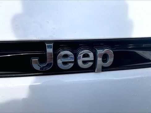 Used 2022 Jeep Grand Cherokee Limited RWD image 30