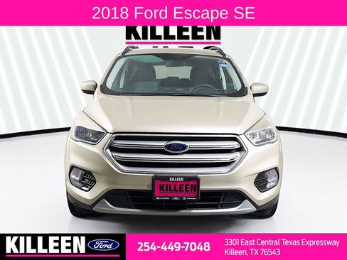 Used 2018 Ford Escape SE image 2