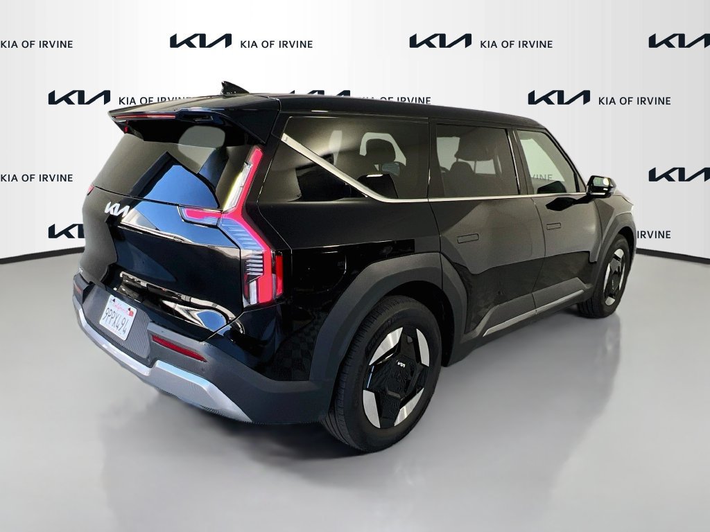 Certified 2024 Kia EV9 Light Long Range RWD image 9