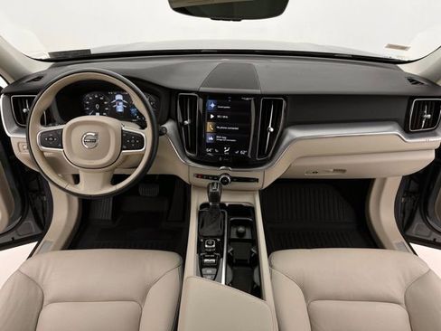 Used 2020 Volvo XC60 T5 Momentum w/ Protection Package Premier AWD/4WD image 2
