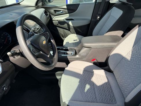 Used 2022 Chevrolet Equinox LS AWD/4WD image 12