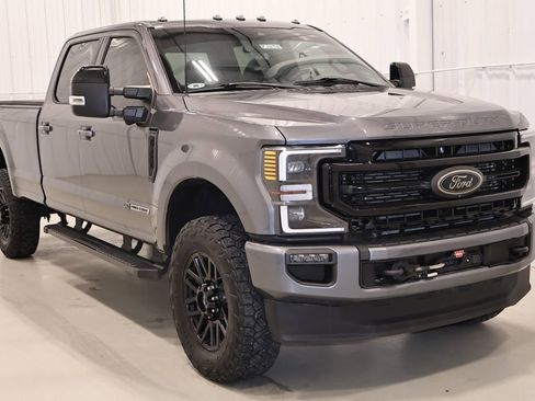 Used 2022 Ford F350 Lariat w/ Black Appearance Package image 3