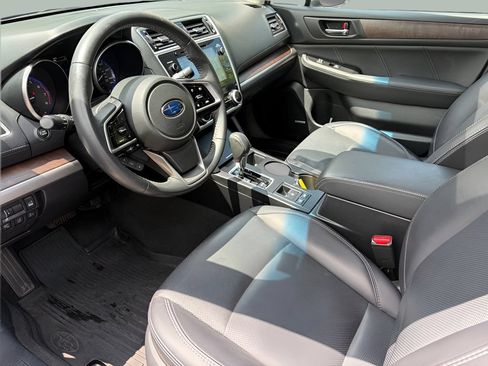 Used 2018 Subaru Outback 2.5i Limited AWD/4WD image 9