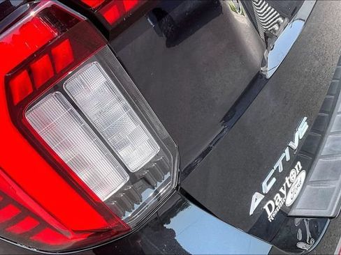 Used 2025 Ford Explorer Active AWD/4WD image 32