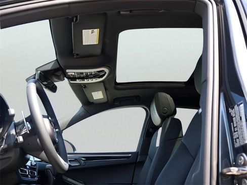 New 2025 Porsche Macan image 35
