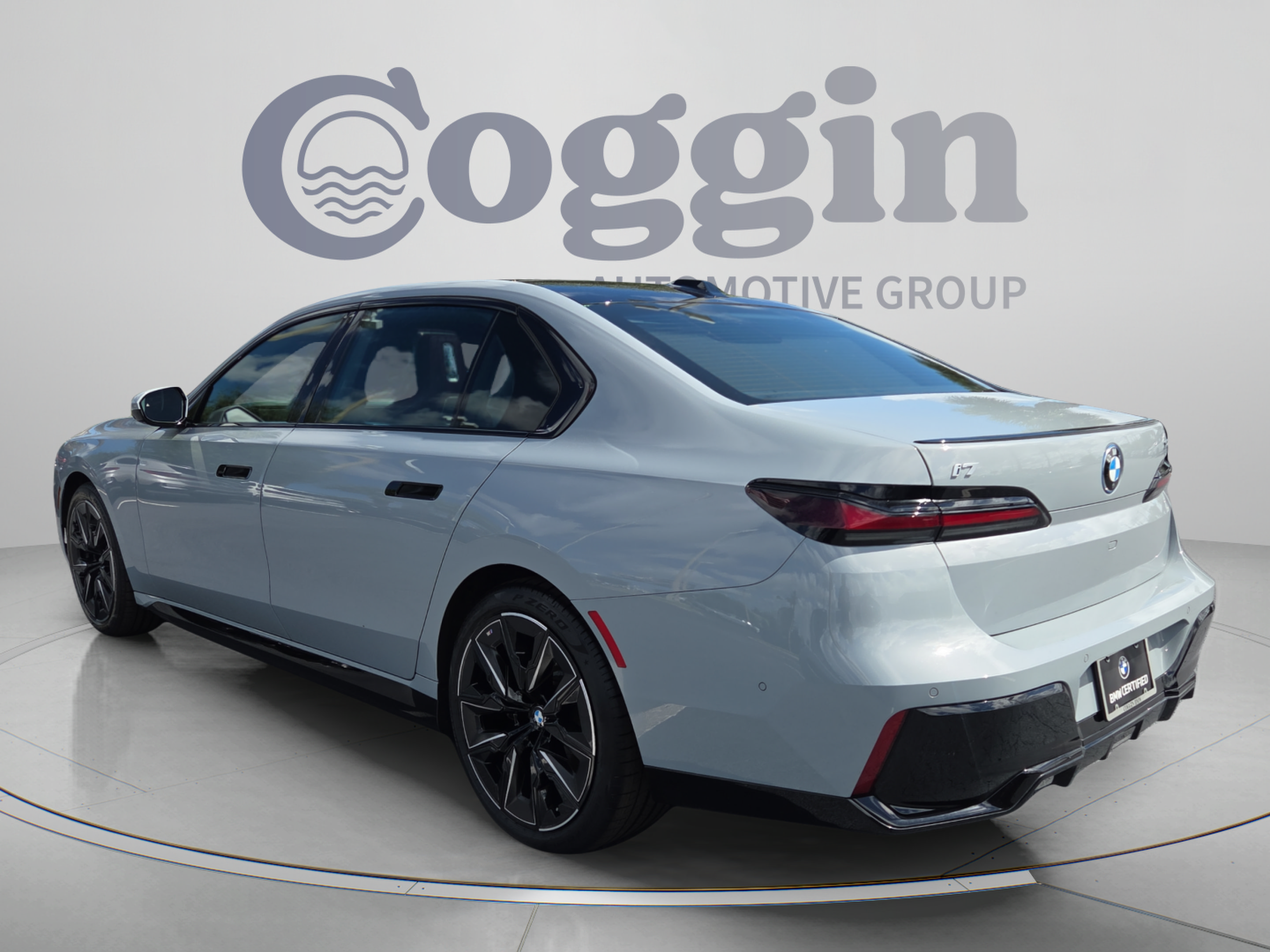 Certified 2023 BMW i7 xDrive60 AWD/4WD image 3
