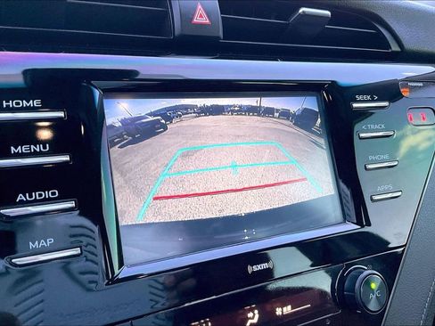 Used 2020 Toyota Camry SE image 13