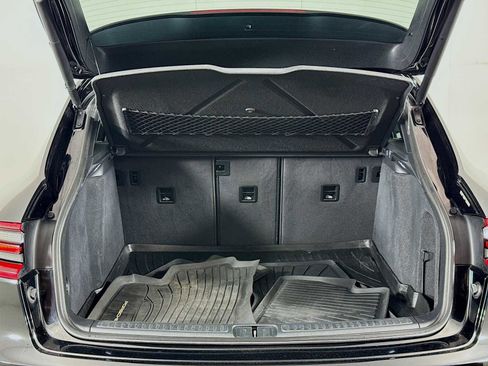 Used 2017 Porsche Macan image 24