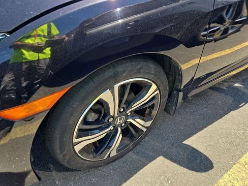 Used 2016 Honda Civic Touring image 10