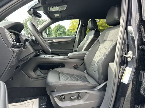 New 2026 Volkswagen Atlas Cross Sport SE image 12