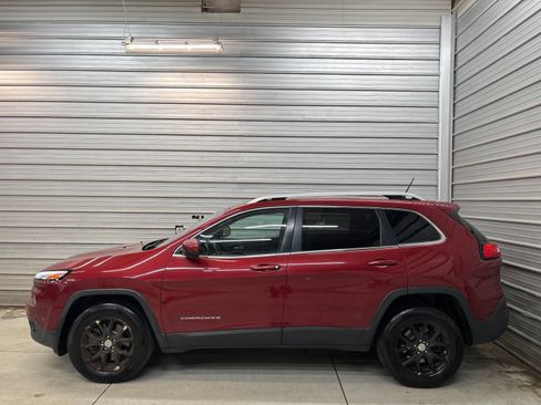 Used 2015 Jeep Cherokee Latitude AWD/4WD image 10