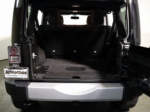 Used 2015 Jeep Wrangler Unlimited Sahara image 29