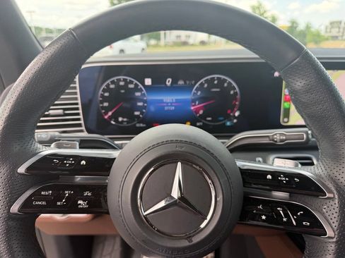 Used 2024 Mercedes-Benz GLS 450 4MATIC image 14