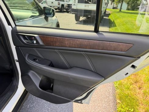 Used 2018 Subaru Outback 2.5i Limited AWD/4WD image 26