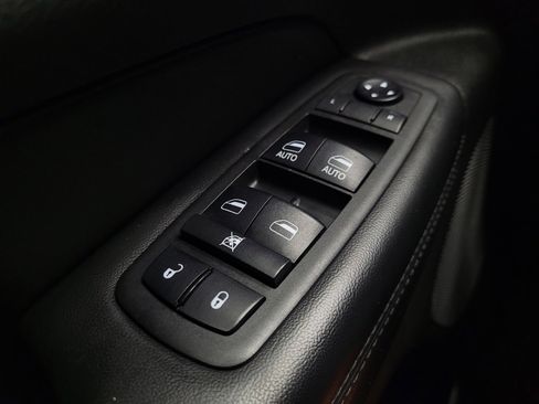 Used 2018 Jeep Grand Cherokee Limited image 27