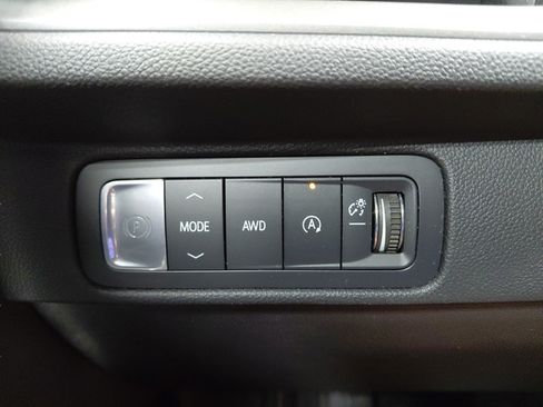 Used 2026 Chevrolet Traverse LT AWD/4WD image 40