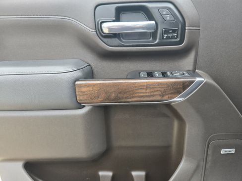 Used 2020 GMC Sierra 3500 Denali w/ Denali Ultimate Package image 17