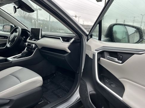 Certified 2025 Toyota RAV4 XLE Premium image 15