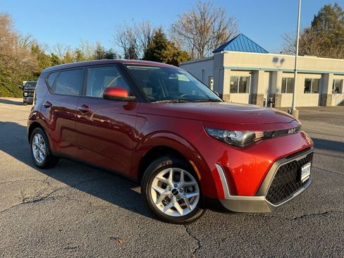 Used 2024 Kia Soul LX w/ Option Group 015 image 2