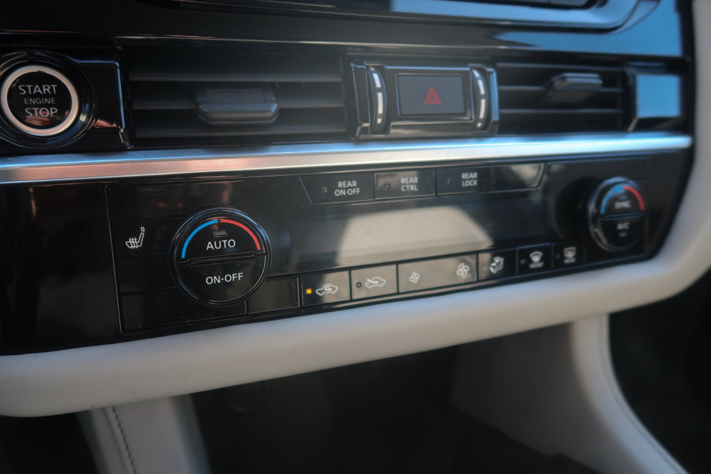 Used 2022 Nissan Pathfinder SV AWD/4WD image 36