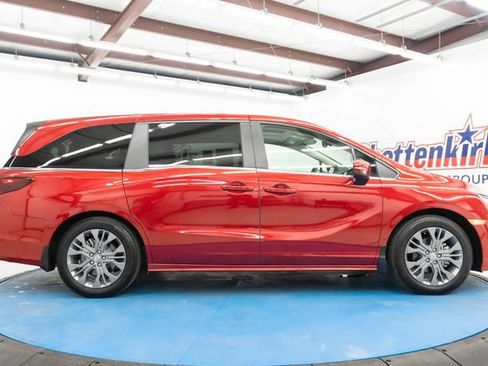 Certified 2025 Honda Odyssey Touring image 13