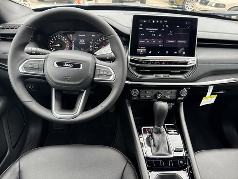 New 2026 Jeep Compass Latitude image 23