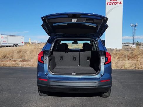 Used 2024 GMC Terrain SLE image 19