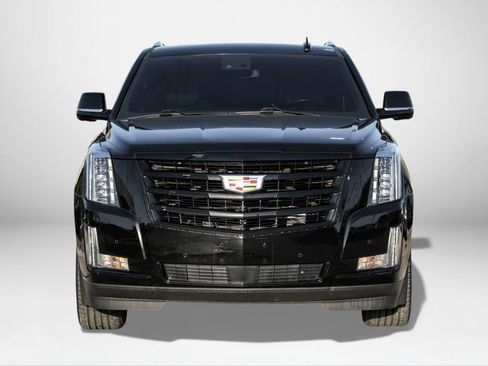 Used 2019 Cadillac Escalade Platinum image 3