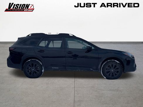 Used 2025 Subaru Outback Onyx Edition image 4