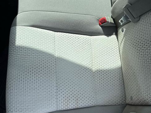 Used 2013 Toyota Camry LE FWD image 25