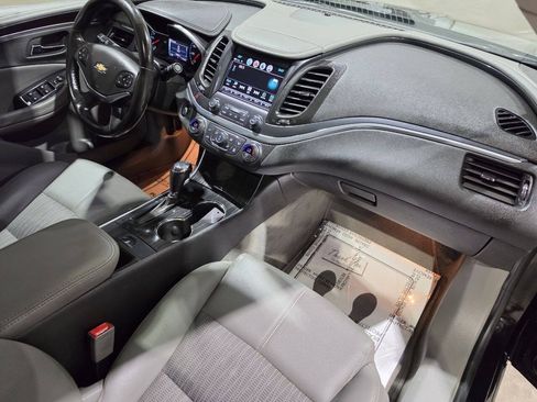 Used 2019 Chevrolet Impala LT FWD image 33