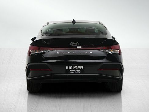 Certified 2025 Hyundai Elantra Sport image 4