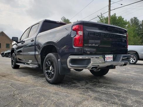 Used 2022 Chevrolet Silverado 1500 LT w/ Z71 Off-Road Package AWD/4WD image 5