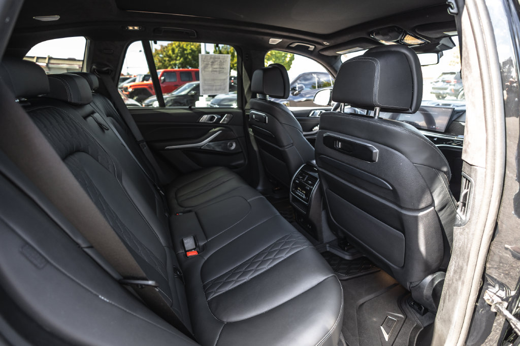 Used 2025 BMW X5 M60i AWD/4WD image 23