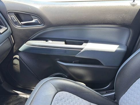Used 2018 Chevrolet Colorado Z71 AWD/4WD image 25