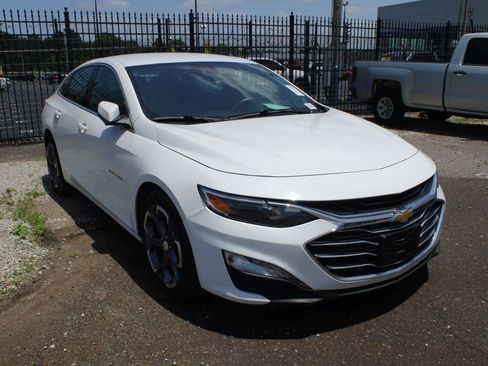 Used 2023 Chevrolet Malibu LT FWD image 2