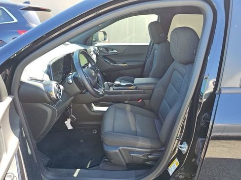 Used 2025 Chevrolet Equinox LT AWD/4WD image 9