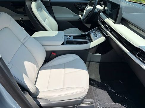 New 2026 Lincoln Aviator AWD w/ Jet Appearance Package image 14