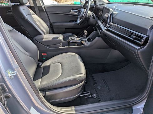 Used 2024 Kia Sportage EX FWD image 36