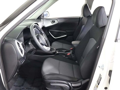 Used 2023 Kia Soul LX FWD image 28
