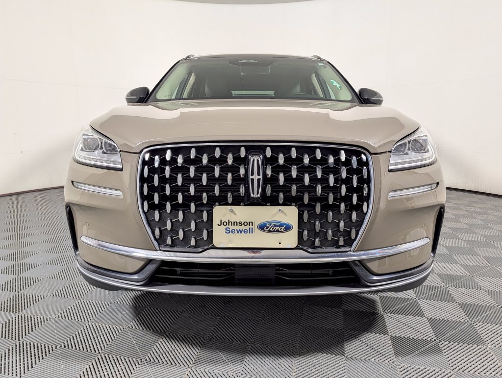 Used 2025 Lincoln Corsair Reserve AWD/4WD image 3
