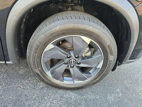 Used 2024 Nissan Rogue SV AWD/4WD image 31