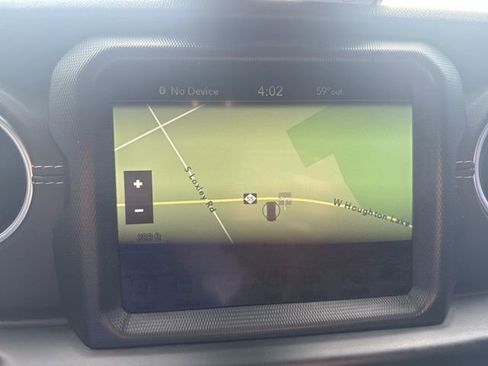 Used 2022 Jeep Wrangler Unlimited Sahara w/ Cold Weather Group AWD/4WD image 12