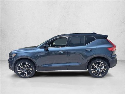 Used 2022 Volvo XC40 T5 R-Design w/ Advanced Package AWD/4WD image 9
