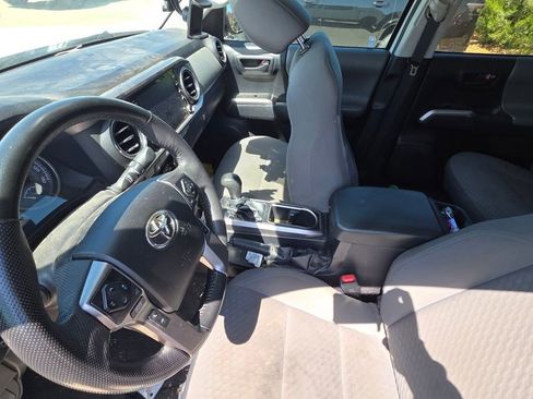 Used 2021 Toyota Tacoma SR5 RWD image 11