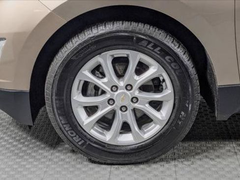 Used 2018 Chevrolet Equinox LT FWD image 35