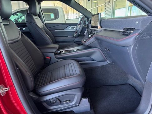 New 2026 Ford Explorer ST-Line w/ ST-Line Street Pack image 9